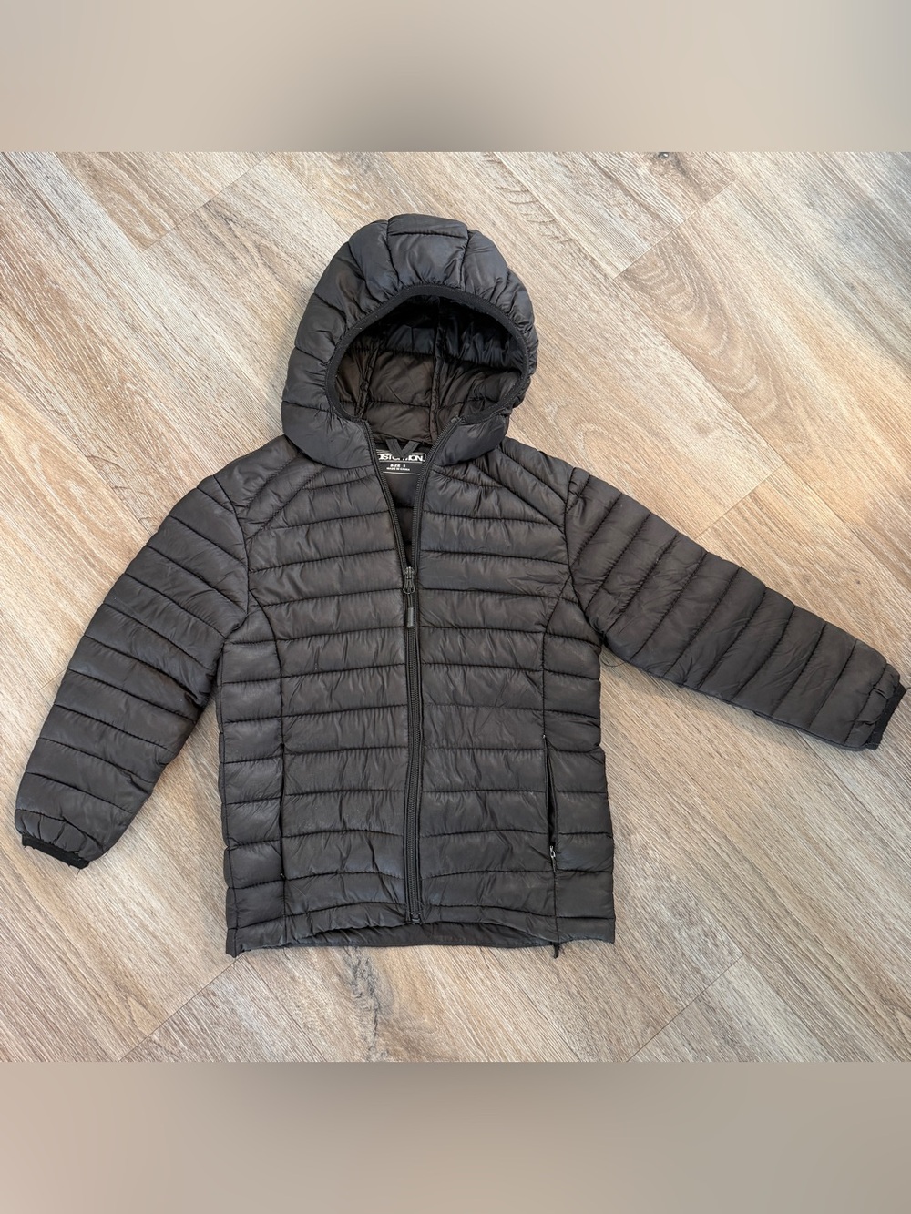 Distortion puffer coat